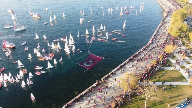 KADIKÖY’DE ‘ATA’YA SAYGI ZİNCİRİ’
