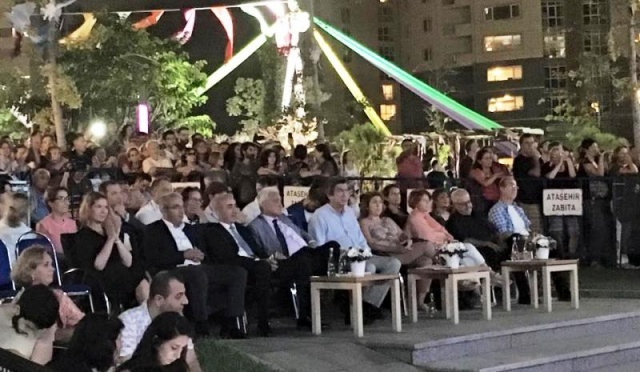 Ataşehir Goran Bregoviç konseri ,

Ataşehir, 5. Kardeş Kültürlerin Festivali