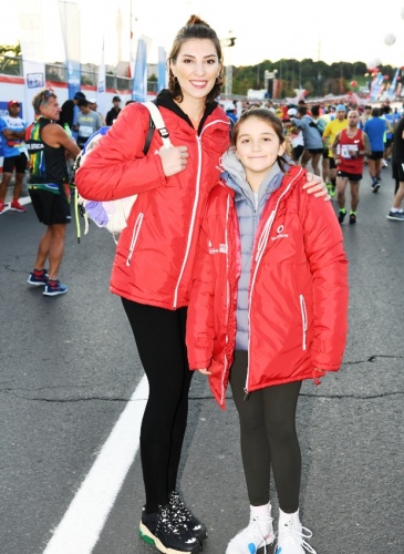 VODAFONE İSTANBUL MARATONU’NA ÜNLÜ AKINI
