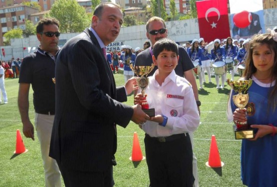 Ataşehir 23 Nisan Yenisahra Stadı toren