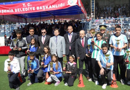 Ataşehir 23 Nisan Yenisahra Stadı toren