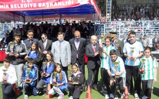 Ataşehir 23 Nisan Yenisahra Stadı toren
