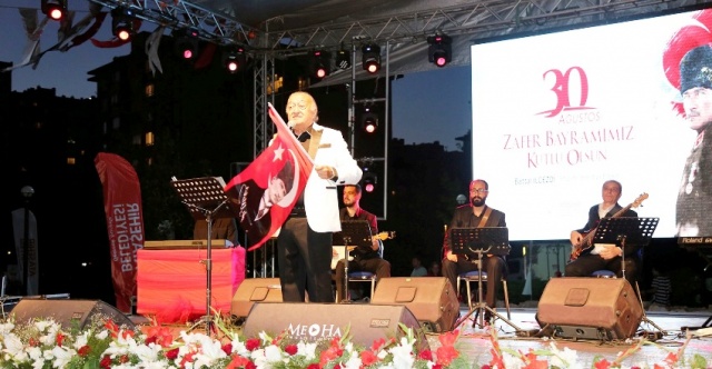 30 AĞUSTOS ZAFER BAYRAMI ATAŞEHİR’DE KUTLANDI