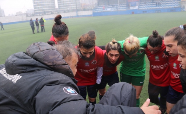 Ataşehir Bayan Futbol Takımı