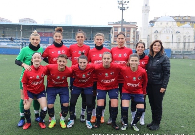 Ataşehir Bayan Futbol Takımı
