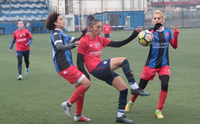 Ataşehir Bayan Futbol Takımı