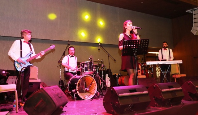 ATAŞEHİRE OKUL AİLE BİRLİKLERİ İÇİN ÖZEL GECE DÜZENLEDİ