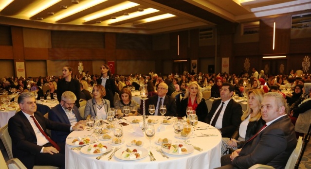 ATAŞEHİRE OKUL AİLE BİRLİKLERİ İÇİN ÖZEL GECE DÜZENLEDİ