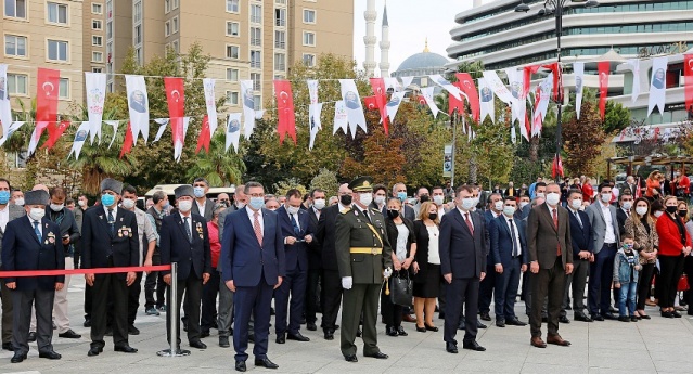 ATAŞEHİR’DE CUMHURİYET BAYRAMI KUTLAMALARI BAŞLADI
