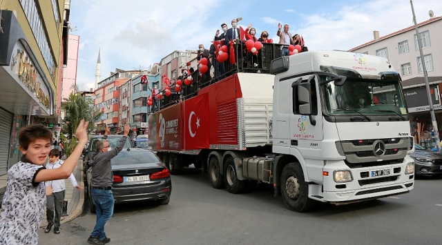 ATAŞEHİR’DE CUMHURİYET COŞKUYLA KUTLANIYOR