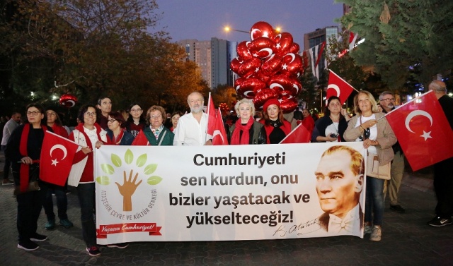 ATAŞEHİR’DE ONBİNLER CUMHURİYET İÇİN YÜRÜDÜ 2019