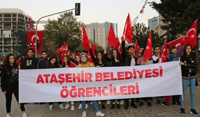 ATAŞEHİR’DE ONBİNLER CUMHURİYET İÇİN YÜRÜDÜ 2019