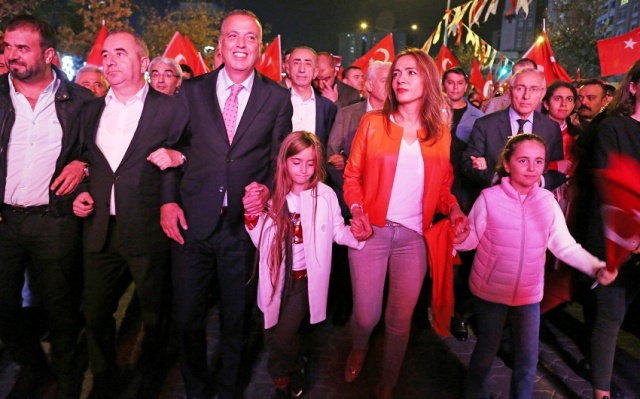 ATAŞEHİR’DE ONBİNLER CUMHURİYET İÇİN YÜRÜDÜ 2019
