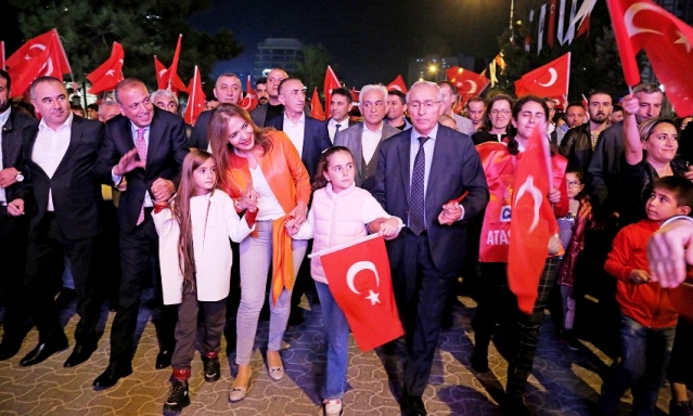 ATAŞEHİR’DE ONBİNLER CUMHURİYET İÇİN YÜRÜDÜ 2019