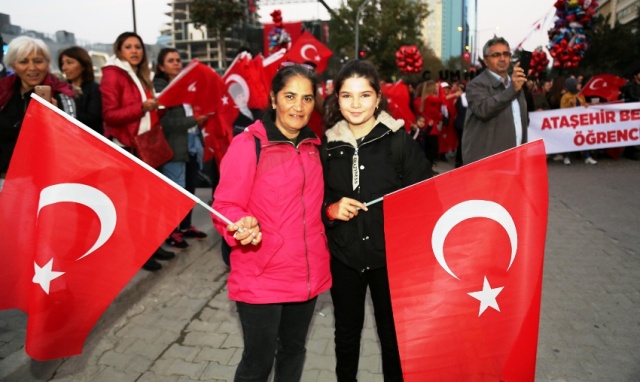 ATAŞEHİR’DE ONBİNLER CUMHURİYET İÇİN YÜRÜDÜ 2019