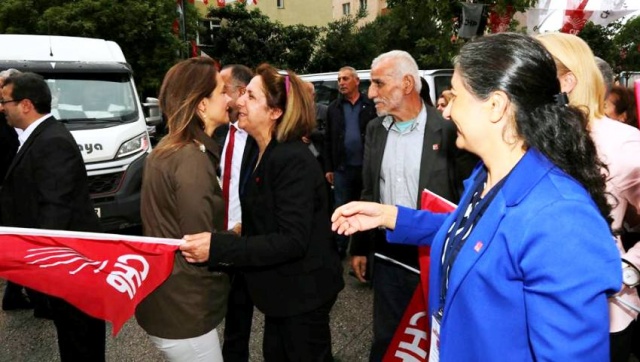 Ataşehir'de CHP İçerenköy Seçim Bürosu açıldı