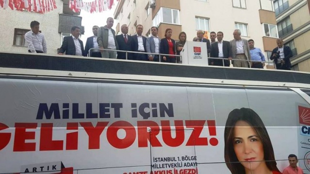 Ataşehir'de CHP İçerenköy Seçim Bürosu açıldı