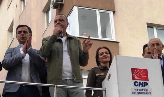 Ataşehir'de CHP İçerenköy Seçim Bürosu açıldı