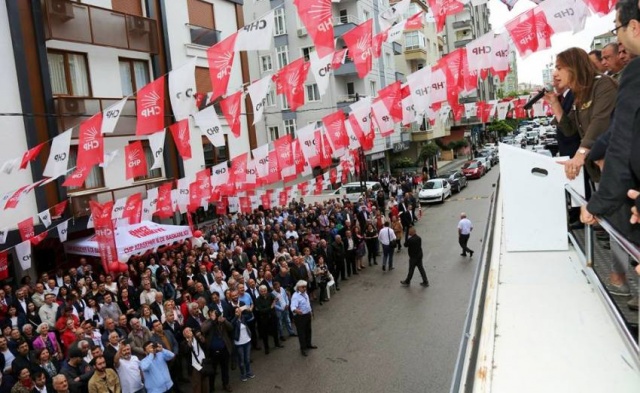 Ataşehir'de CHP İçerenköy Seçim Bürosu açıldı