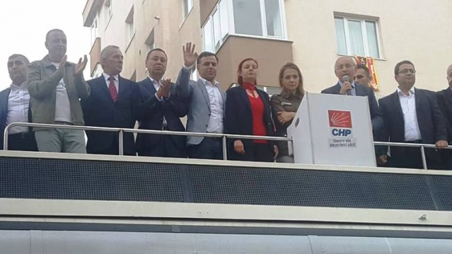 Ataşehir'de CHP İçerenköy Seçim Bürosu açıldı