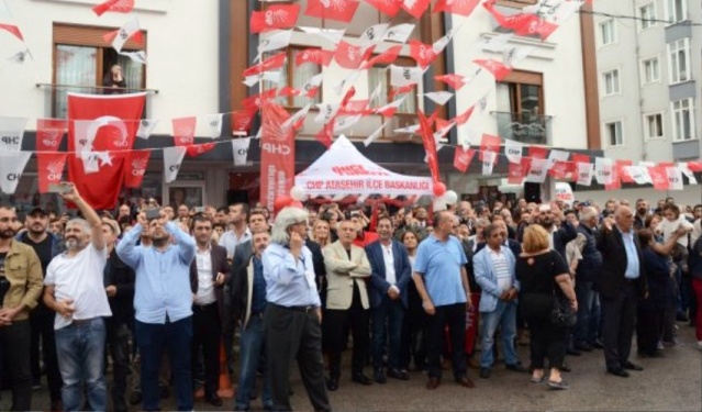 Ataşehir'de CHP İçerenköy Seçim Bürosu açıldı