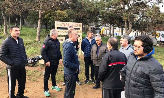 Ataşehir'de Çöp Toplamak İçin Dağları Bayırları Aştılar
