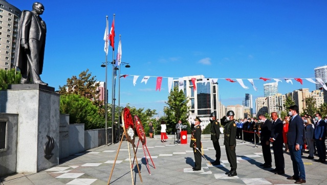 BÜYÜK ZAFERİN YIL DÖNÜMÜ ATAŞEHİR’DE ANILDI
