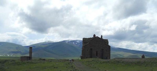 BÜYÜK KATEDRAL (FETHİYE CAMİSİ), EBUL MENUÇEHR (ANADOLUDAKİ İLK CAMİ), ABUKHAMRENTS (AZİZ KİRKOR) KİLİSESİ