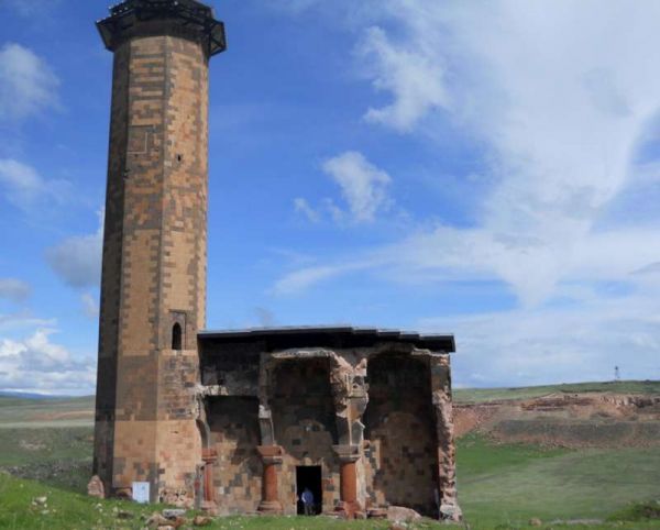  EBUL MENUÇEHR (ANADOLUDAKİ İLK CAMİ)