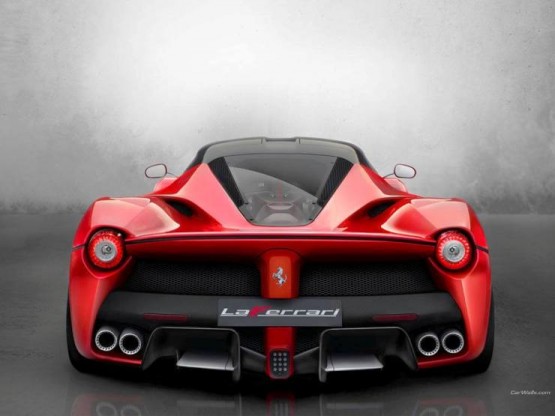 Ferrari Laferrari ka 2015