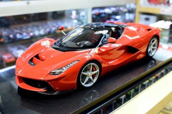 Ferrari Laferrari ka 2015