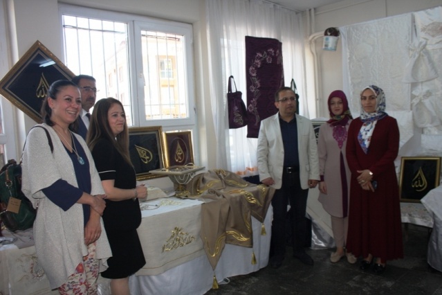 Yenisahra Öğretmen Duriye Nuriye Endürüst Ortaokulu Kursuyerleri Yıl Sonu Sergisi 2018