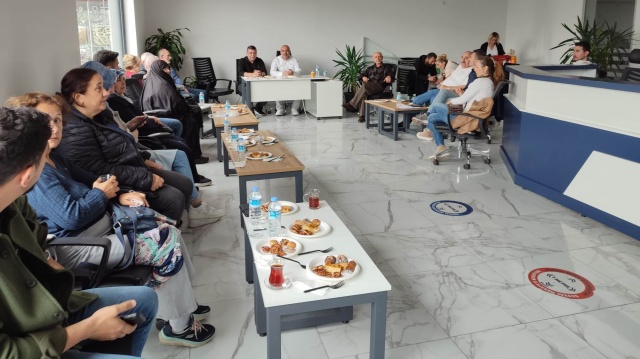 Mimtaş - Ağaoğlu inşaat firmalarının Yenisahra Mahallesi'nde yapacakları proje için yapılan kentsel dönüşüm toplantısı