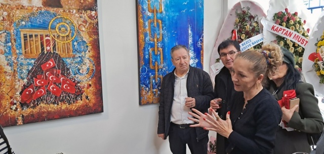 Ressam Ayşen Can’ın “Mavi Seyir” adını taşıyan yeni sergisi sanatseverlerle buluştu