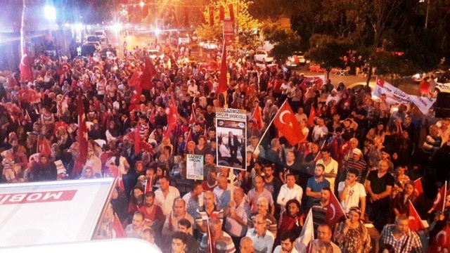 Ak Parti Ataşehir Demokrasi Nöbeti Taçlandırıldı 2016