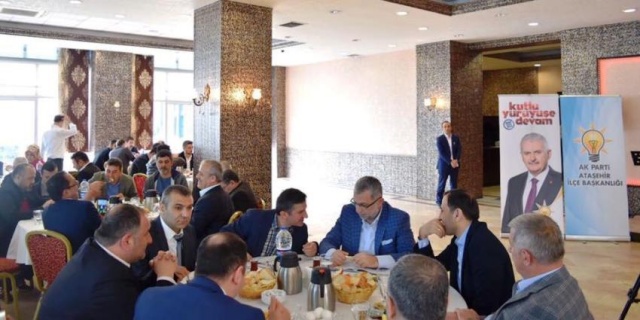 Ak Parti Ataşehir'de Berber ve Kuaförler'le Kahvaltıda Buluştu 2017