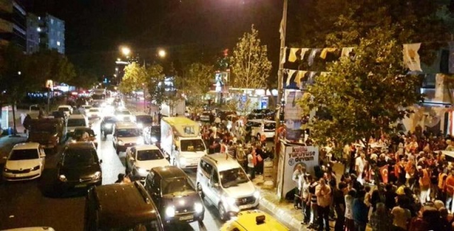 Ak Parti Ataşehir Demokrasi Nöbetinde 2016