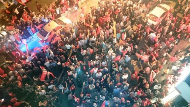 Ak Parti Ataşehir Demokrasi Nöbetinde 2016