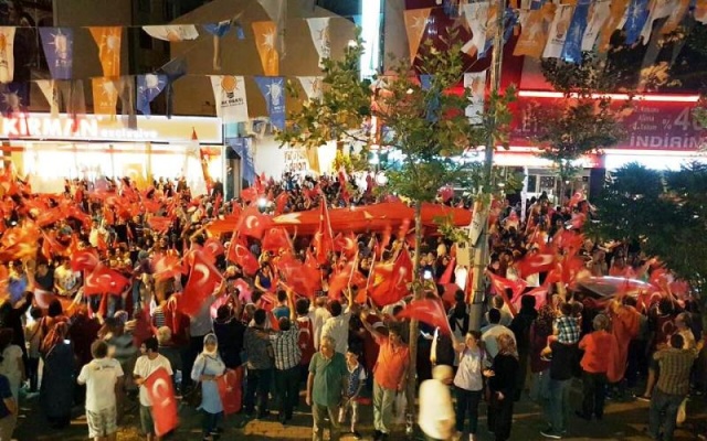 Ak Parti Ataşehir Demokrasi Nöbetinde 2016