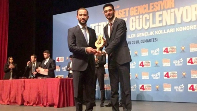 Fatih Kayacı, Ak Parti Ataşehir Gençlik Kolları Başkanı Seçildi