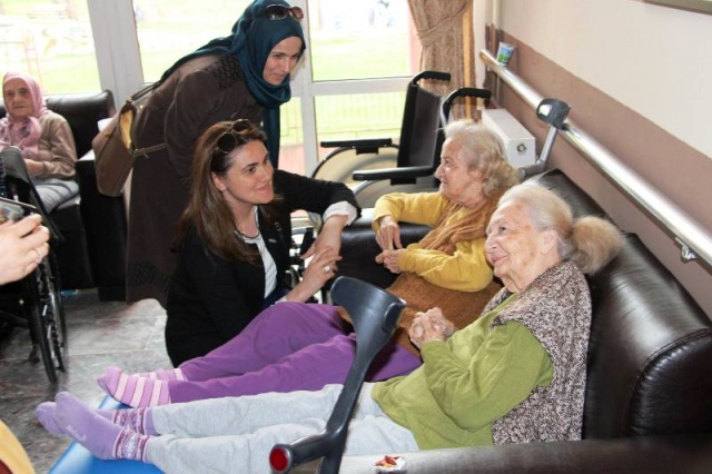 Ak Parti Ataşehir Kadın Kolları, 8 Mart Kadınlar Günü, Darülaceze Ziyareti 2016