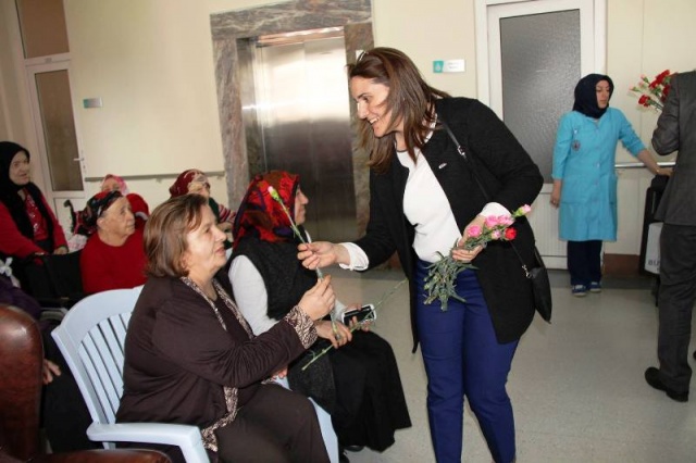 Ak Parti Ataşehir Kadın Kolları, 8 Mart Kadınlar Günü, Darülaceze Ziyareti 2016
