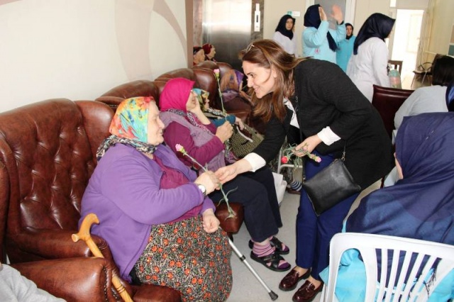 Ak Parti Ataşehir Kadın Kolları, 8 Mart Kadınlar Günü, Darülaceze Ziyareti 2016
