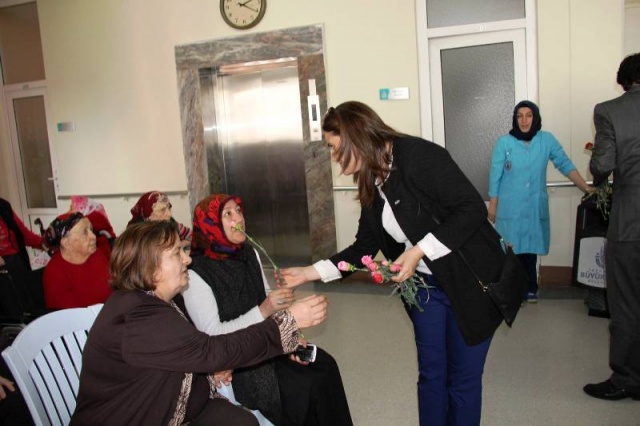 Ak Parti Ataşehir Kadın Kolları, 8 Mart Kadınlar Günü, Darülaceze Ziyareti 2016