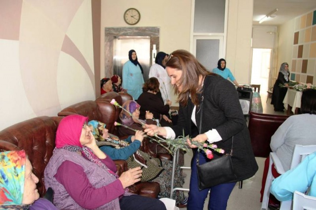 Ak Parti Ataşehir Kadın Kolları, 8 Mart Kadınlar Günü, Darülaceze Ziyareti 2016