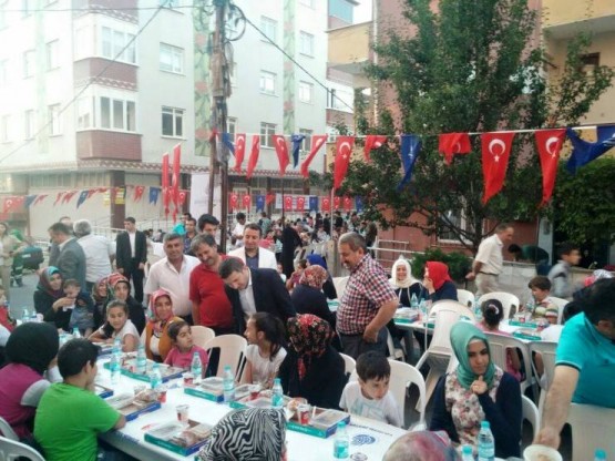 Ak Parti Ataşehir Mimar Sinan Mahallesi İftarı