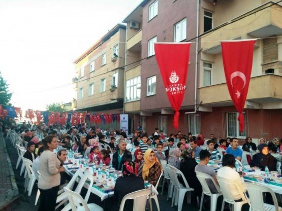 Ak Parti Ataşehir Mimar Sinan Mahallesi İftarı