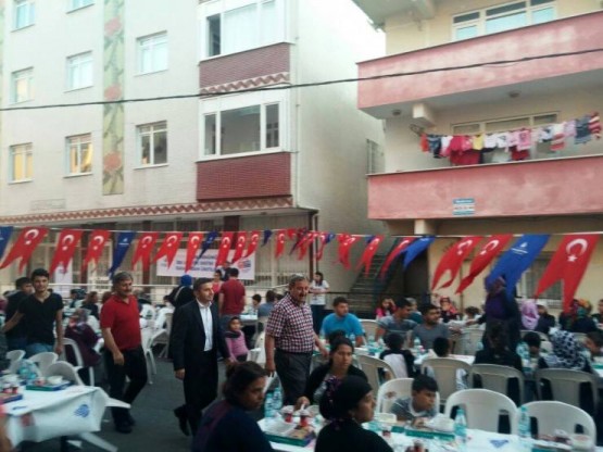 Ak Parti Ataşehir Mimar Sinan Mahallesi İftarı