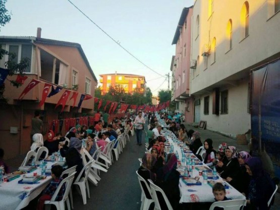Ak Parti Ataşehir Mimar Sinan Mahallesi İftarı