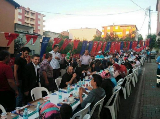 Ak Parti Ataşehir Mimar Sinan Mahallesi İftarı